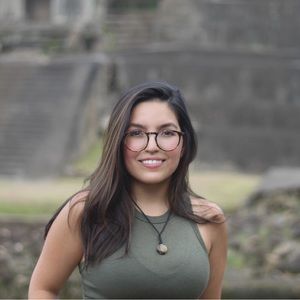 Meet your Posher, Outdoorsy Gal